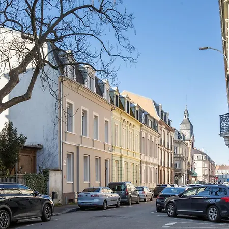 Romantic Getaway With Jacuzzi, Downtown Apartment *