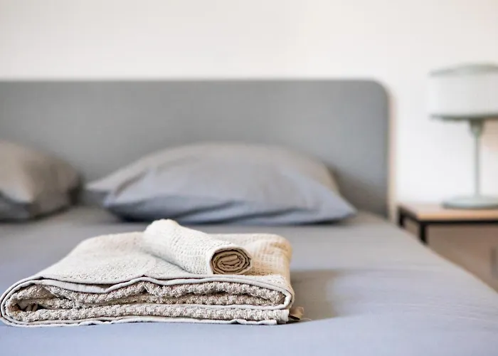 Romantic Getaway With Jacuzzi, Downtown Apartamento *