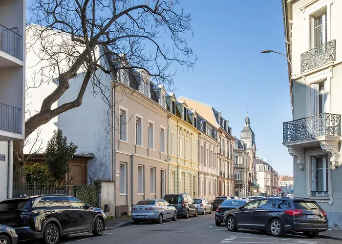 Romantic Getaway With Jacuzzi, Downtown 公寓 *